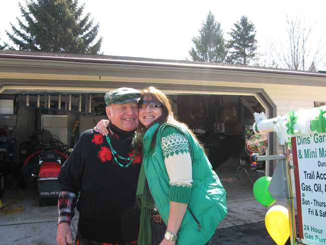/pictures/ST Pats Float 2009 - No snow our guys keep draging/IMG_1349.jpg